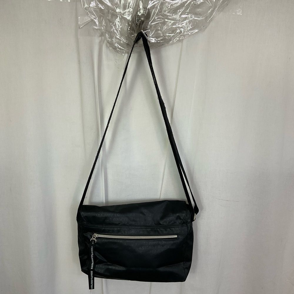 Harajuku Lovers Unisex Black Multi Pocket Crossbody Messenger Bag - Picture 5 of 13